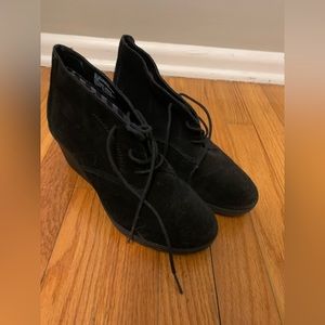 WHITE MOUNTAIN Black Suede Wedge Booties Size 8